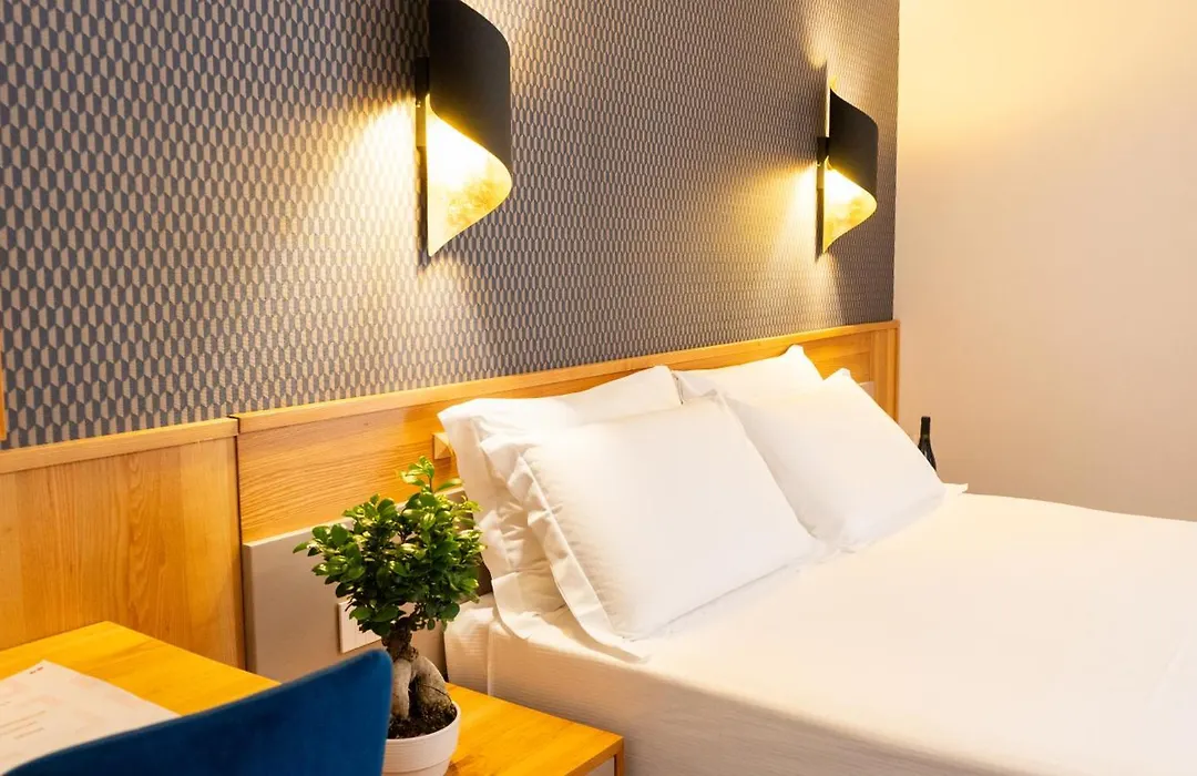 Hotel Diana-1